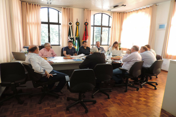 Foto - Reunião da Amuplam tem presença do presidente da Emater.