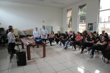 Foto - Rotina diária do executivo é acompanhada pela prefeita em exercício
