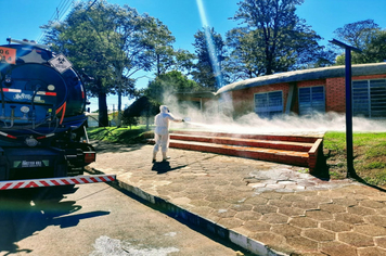 Foto - Sanitização preventiva é realizada em mais de 40 locais públicos de Pejuçara