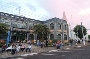 Foto - Show e fogos de artificio para marcar a chegada do Papai Noel