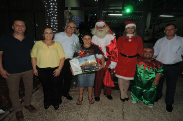 Foto - Show e fogos de artificio para marcar a chegada do Papai Noel