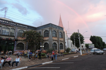 Foto - Show e fogos de artificio para marcar a chegada do Papai Noel