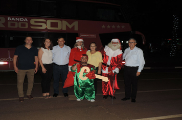 Foto - Show e fogos de artificio para marcar a chegada do Papai Noel