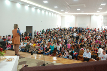 Foto - Tiago Linck encanta e emociona comunidade Pejuçarense