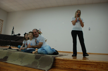 Foto - Tiago Linck encanta e emociona comunidade Pejuçarense