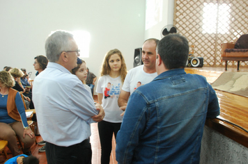 Foto - Tiago Linck encanta e emociona comunidade Pejuçarense