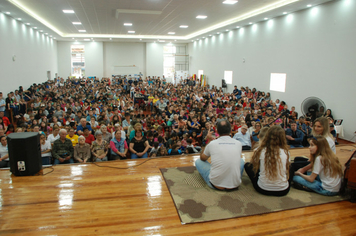 Foto - Tiago Linck encanta e emociona comunidade Pejuçarense