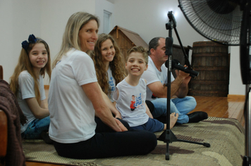Foto - Tiago Linck encanta e emociona comunidade Pejuçarense