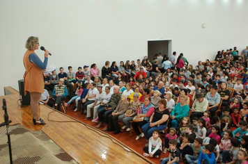 Foto - Tiago Linck encanta e emociona comunidade Pejuçarense