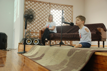 Foto - Tiago Linck encanta e emociona comunidade Pejuçarense