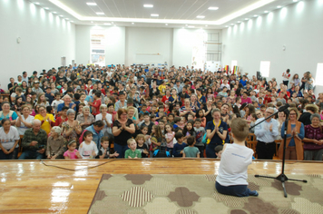 Foto - Tiago Linck encanta e emociona comunidade Pejuçarense