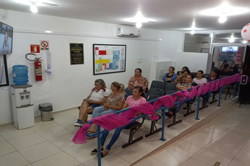 Foto - Turno estendido da SMS devido ao Outubro Rosa.