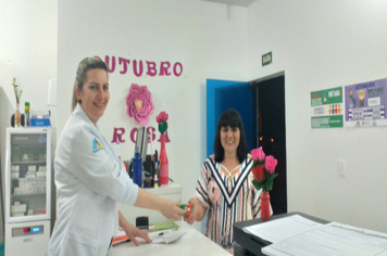 Foto - Turno estendido da SMS devido ao Outubro Rosa.