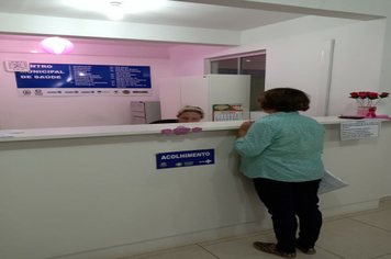 Foto - Turno estendido da SMS devido ao Outubro Rosa.