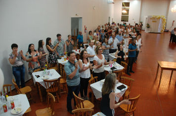 Foto - Um brinde a alegria de bem viver no Reveillon dos idosos