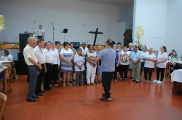 Foto - Um brinde a alegria de bem viver no Reveillon dos idosos