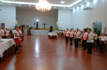 Foto - Um brinde a alegria de bem viver no Reveillon dos idosos