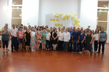 Foto - Um brinde a alegria de bem viver no Reveillon dos idosos