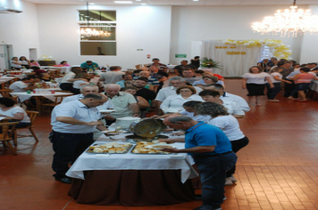 Foto - Um brinde a alegria de bem viver no Reveillon dos idosos