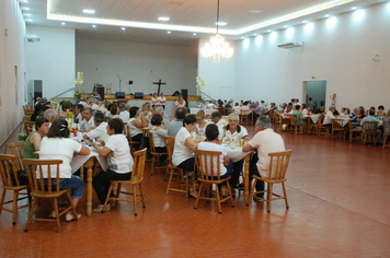 Foto - Um brinde a alegria de bem viver no Reveillon dos idosos