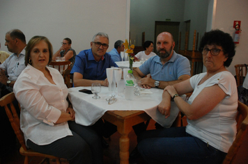 Foto - Um brinde a alegria de bem viver no Reveillon dos idosos