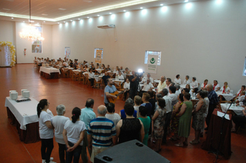 Foto - Um brinde a alegria de bem viver no Reveillon dos idosos