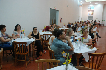 Foto - Um brinde a alegria de bem viver no Reveillon dos idosos