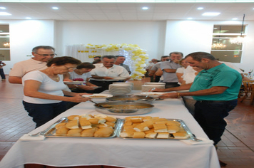 Foto - Um brinde a alegria de bem viver no Reveillon dos idosos