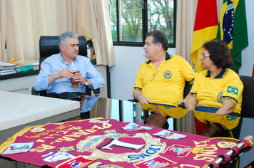 Foto - visita GOVERNADOR DO LIONS