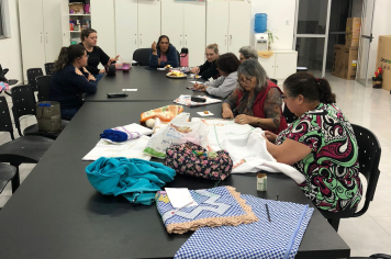 Grupo Psicoterapia 1 realiza atividade do Setembro Amarelo no anexo da Secretaria de Saúde