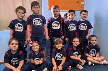 Secretaria de Educação realiza entrega de uniformes nas escolas da rede municipal 