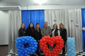  EMEI Maria Schuster homenageia os Pais.