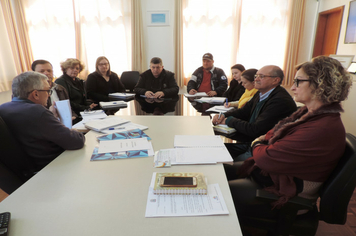 Queda na arrecadação motiva reunião com secretários