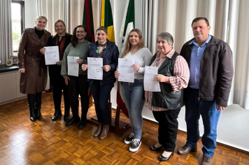 Cinco novos servidores públicos são empossados e passam a atuar no município