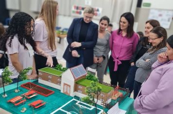 Mostra Científica da Escola Estadual Angelo Furian reúne trabalhos de diferentes áreas