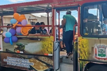 Confira os dias e horários da Casinha do Papai Noel e dos passeios de dindim