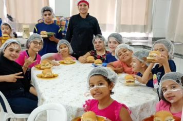 Hoje foi dia de oficina de culinária para as crianças do Cras Viver Melhor