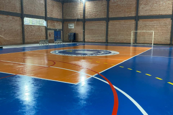Quadra de esportes da Escola Municipal Pejuçara é revitalizada