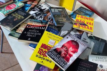 Biblioteca Pública Machado de Assis recebe 250 livros da Fundação Gaúcha dos Bancos Sociais