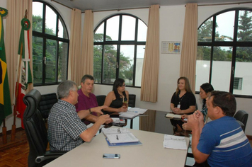 REUNIÃO AJUSTA PREPARATIVOS PARA O GALPÃO CRIOULO DOS 50 ANOS
