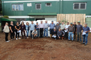 Produtores recebem insumos para fomentar produção leiteira