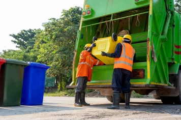 Orientações sobre a correta separação e descarte do lixo na cidade