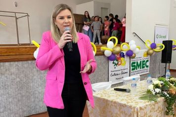 Feira do Livro atrai grande público para o Salão Paroquial