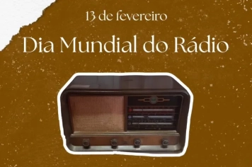 Exposição de rádios antigos em homenagem ao Dia Mundial do Rádio