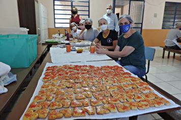 EMEF confecciona lembranças de Natal para comunidade escolar