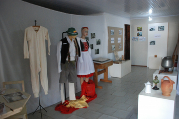 Exposição no museu retrata a saga da imigração alemã em Pejuçara