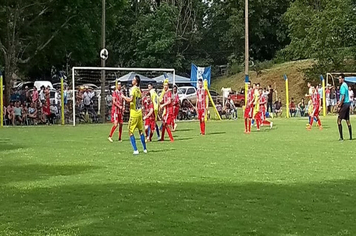 Canarinho lidera campeonato municipal de futebol de Pejuçara 