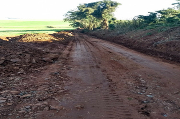 Secretaria de obras atua no melhoramento de estradas