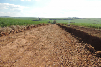De maneira ininterrupta, ações visam garantir condições de trafego no interior