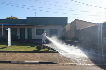 Em ação preventiva, trabalho de sanitização é feito em locais de maior circulação de pessoas